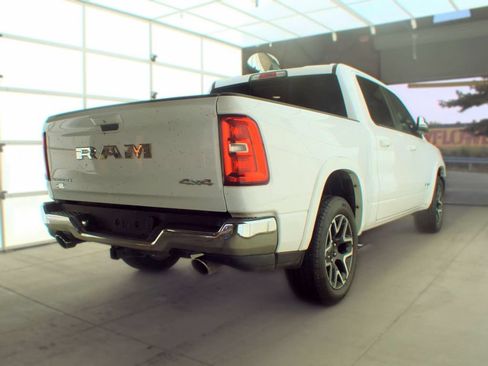 Certified 2025 RAM 1500 Laramie AWD/4WD image 3