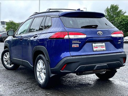 Used 2022 Toyota Corolla Cross LE w/ Moonroof Package AWD/4WD image 11