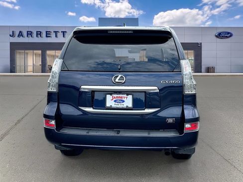 Used 2023 Lexus GX 460 Luxury w/ Accessory Package AWD/4WD image 6