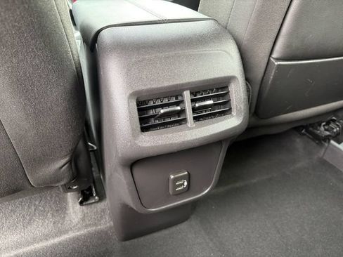 Used 2024 GMC Terrain SLE FWD image 25