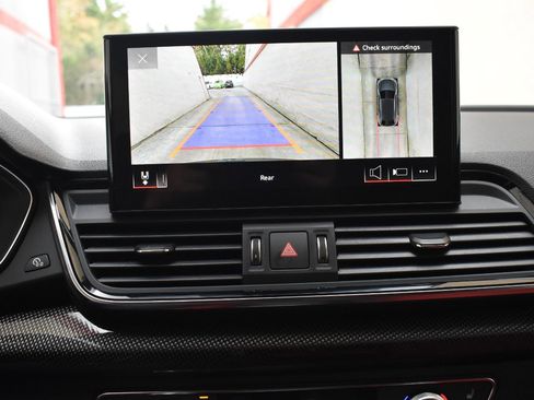 Used 2023 Audi SQ5 Premium Plus w/ Premium Plus Package image 32