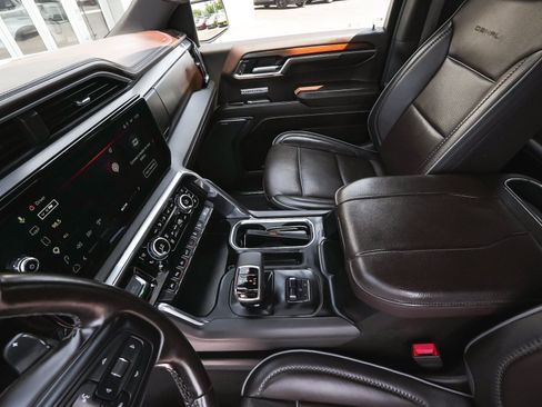 Used 2024 GMC Sierra 1500 Denali w/ Denali Reserve Package AWD/4WD image 31