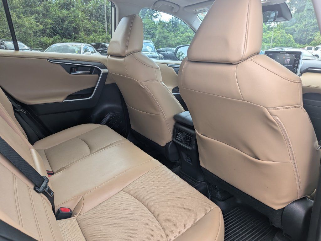 Used 2022 Toyota RAV4 Limited AWD/4WD image 26