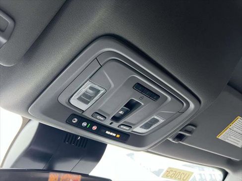 Used 2025 GMC Sierra 1500 Elevation w/ Preferred Package image 31