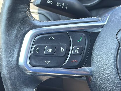 Used 2019 Jeep Wrangler Unlimited Sahara w/ LED Lighting Group AWD/4WD image 22