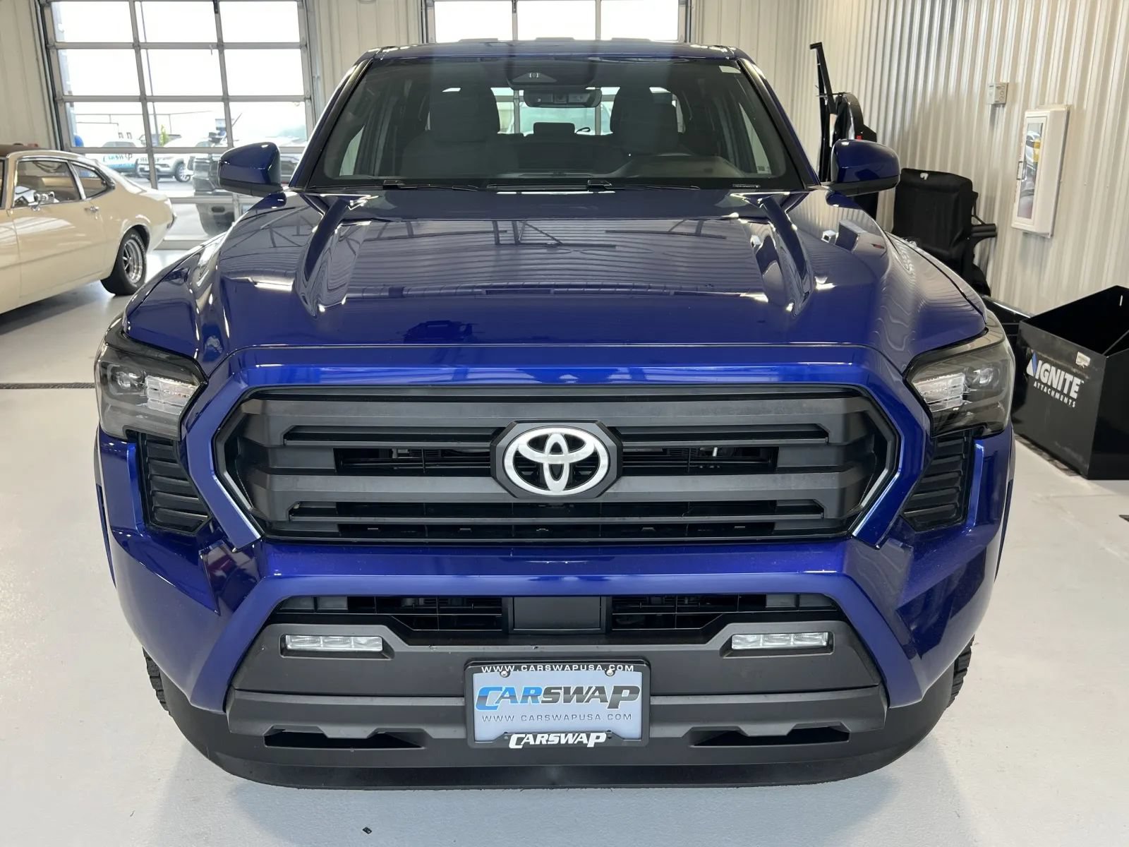 Used 2025 Toyota Tacoma SR5 AWD/4WD image 7