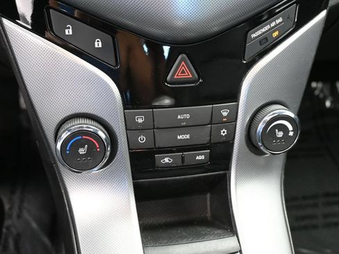 Used 2013 Chevrolet Cruze LTZ FWD image 30