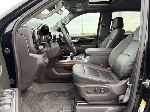 Used 2024 Chevrolet Silverado 1500 LT Trail Boss w/ LT Trail Boss Premium Package AWD/4WD image 14