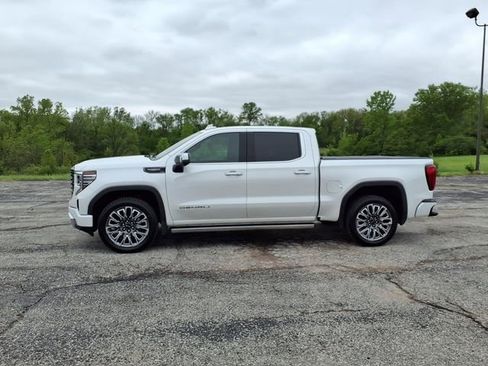 Used 2023 GMC Sierra 1500 Denali Ultimate AWD/4WD image 41