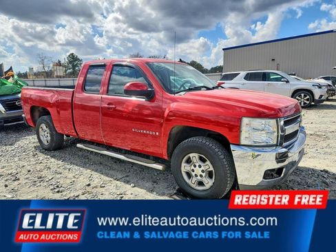 Used 2007 Chevrolet Silverado 1500 LTZ w/ EZ-Lift Tailgate Package image 7