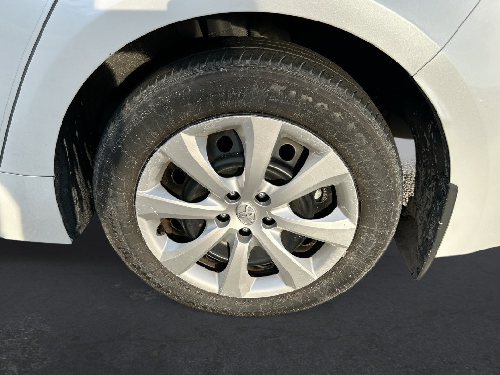 Used 2025 Toyota Corolla LE FWD image 10