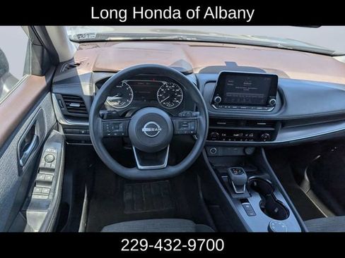 Used 2023 Nissan Rogue SV AWD/4WD image 16