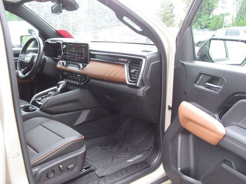 Used 2023 GMC Canyon AT4 w/ LPO, Sports Bar Package AWD/4WD image 20