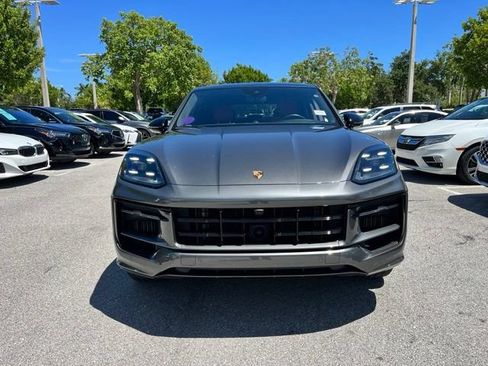 Used 2024 Porsche Cayenne Coupe w/ Premium Package Plus AWD/4WD image 2