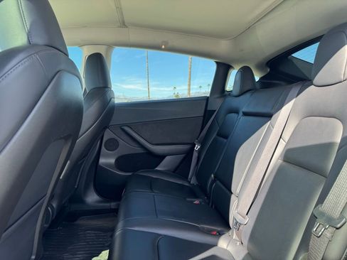 Used 2024 Tesla Model Y Long Range image 4