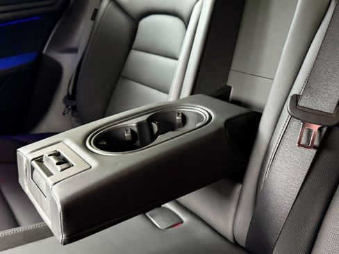 Used 2021 Porsche Taycan RWD image 15