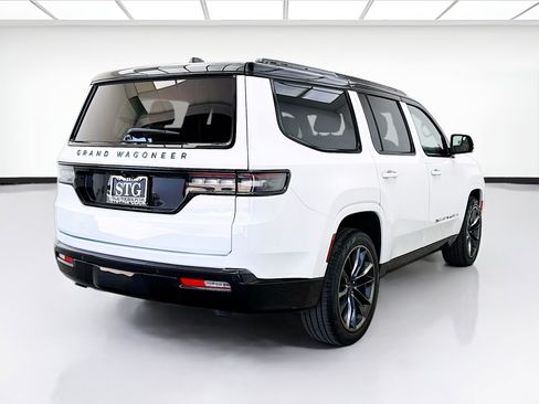 Used 2024 Jeep Grand Wagoneer Series III w/ Quick Order Packagew 28T AWD/4WD image 4