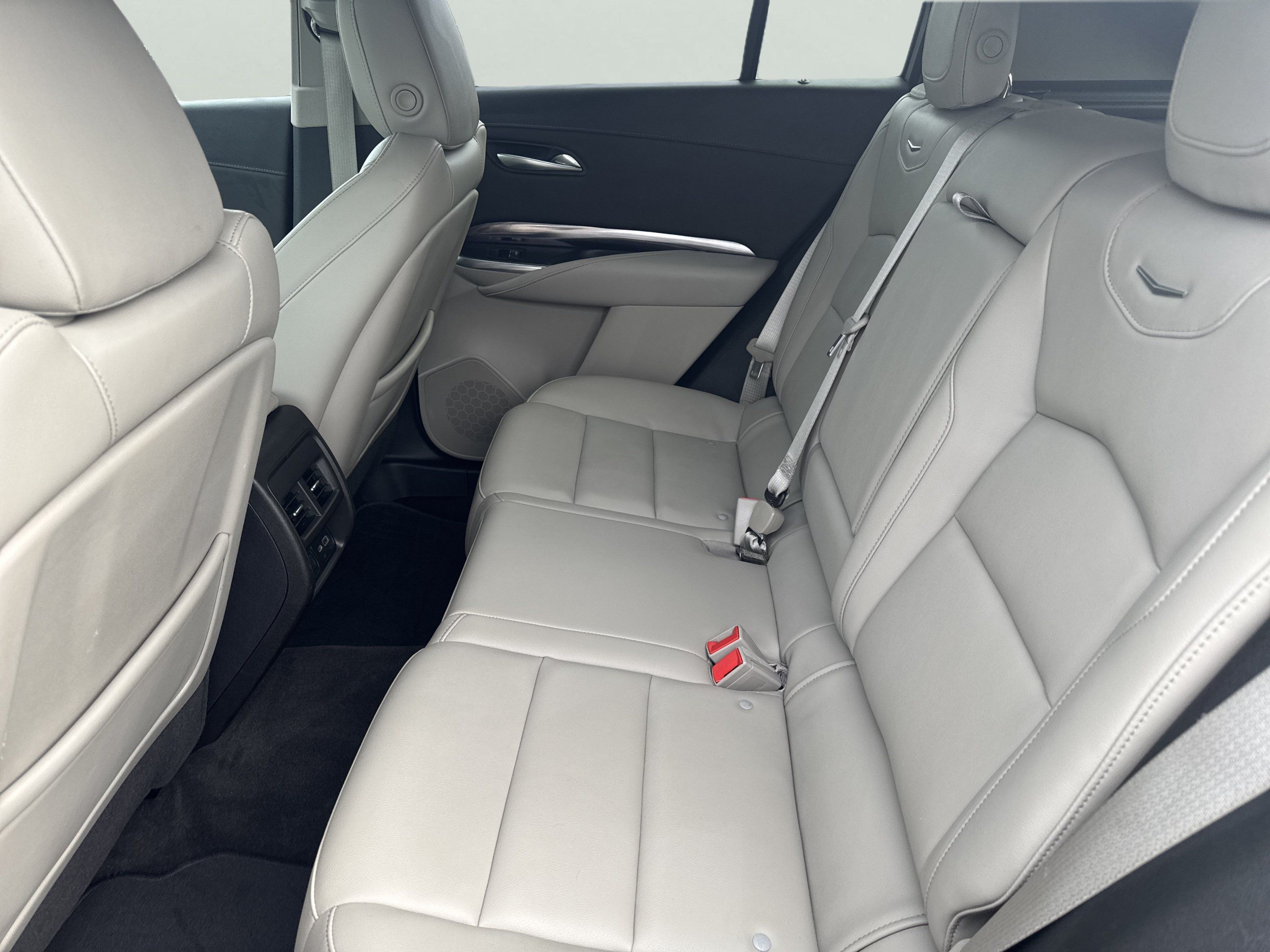 Used 2022 Cadillac XT4 Luxury AWD/4WD image 19