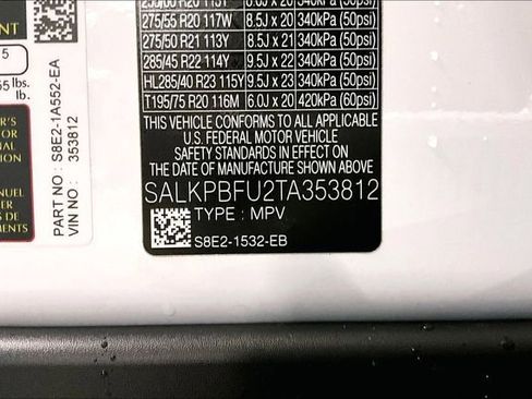 New 2026 Land Rover Range Rover Long Wheelbase SE image 11