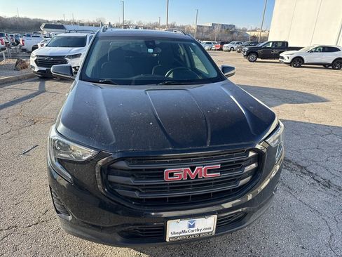 Used 2020 GMC Terrain SLE w/ Driver Convenience Package image 2