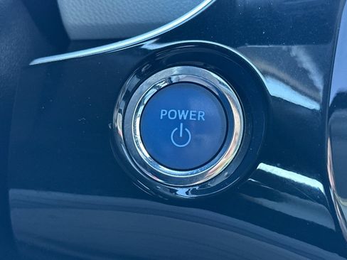 Certified 2017 Toyota Prius Four w/ Premium Convenience Package image 22