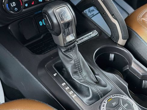 Used 2024 Ford Bronco Outer Banks AWD/4WD image 17