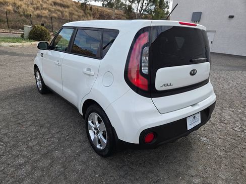 Used 2017 Kia Soul FWD image 12