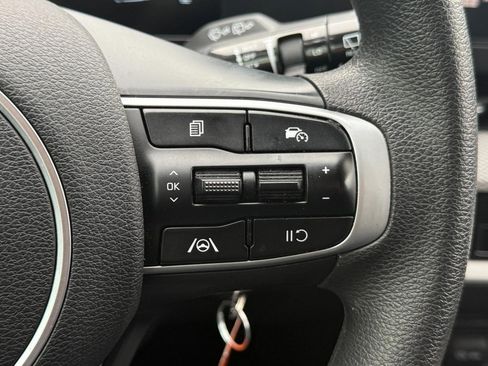 Used 2025 Kia Sportage LX image 31