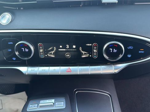 Used 2022 Genesis GV70 2.5T w/ Select Package image 18