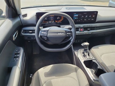 Used 2025 Kia K4 FWD image 11