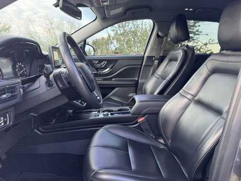 Used 2021 Lincoln Corsair Standard w/ Equipment Group 101A image 11