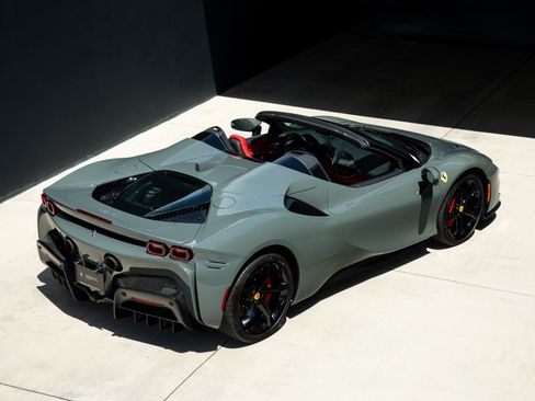 Certified 2025 Ferrari SF90 Spider AWD/4WD image 40