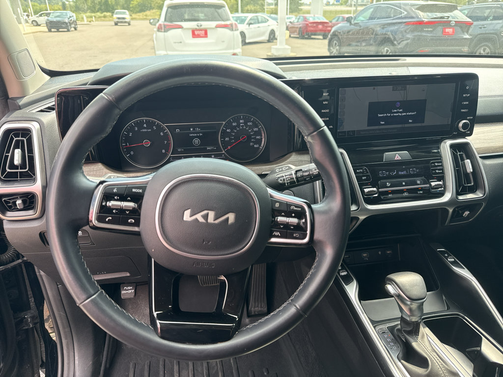Used 2023 Kia Sorento S w/ Panoramic Sunroof Package AWD/4WD image 9