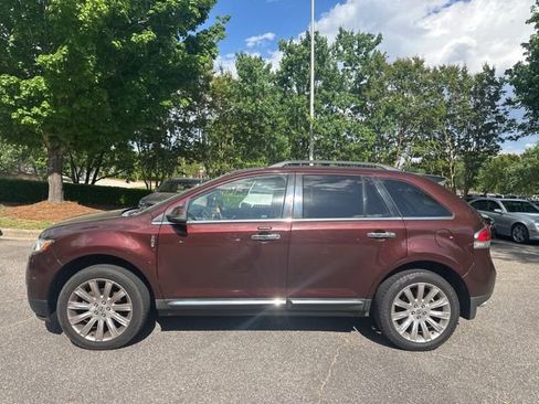 Used 2012 Lincoln MKX FWD image 8