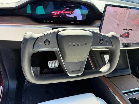 Used 2023 Tesla Model X image 11