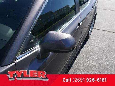 Used 2021 Toyota Camry LE FWD image 11