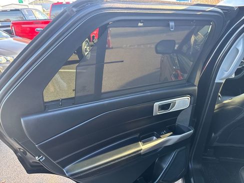 Used 2023 Ford Explorer Limited w/ Limited Technology Package image 40