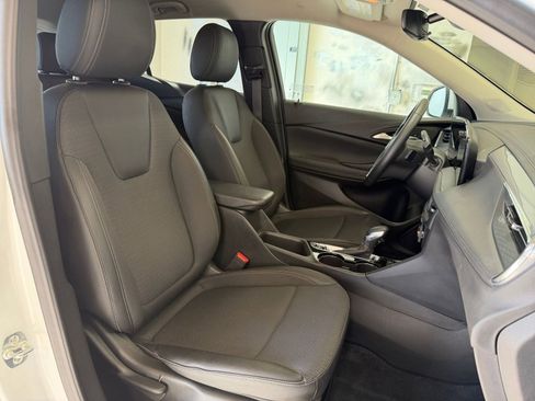 Used 2025 Buick Encore GX Preferred image 34