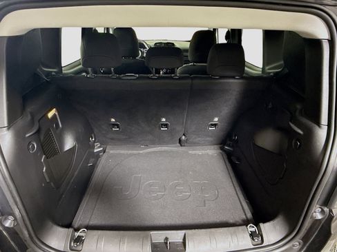 Used 2021 Jeep Renegade Latitude image 35