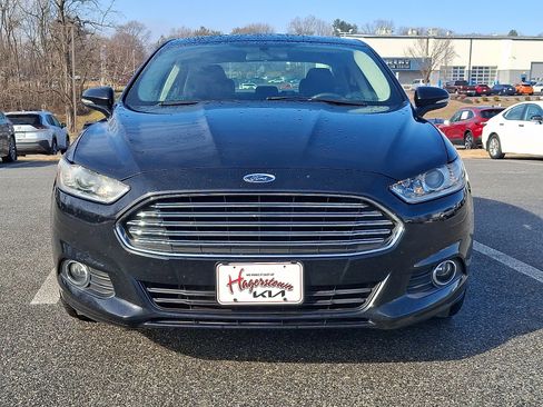 Used 2016 Ford Fusion SE w/ Equipment Group 201A image 2