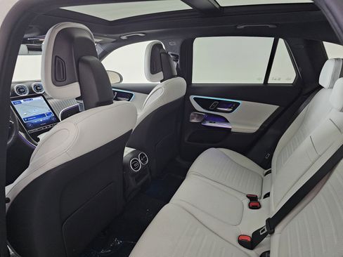 Certified 2025 Mercedes-Benz GLC 300 4MATIC image 18
