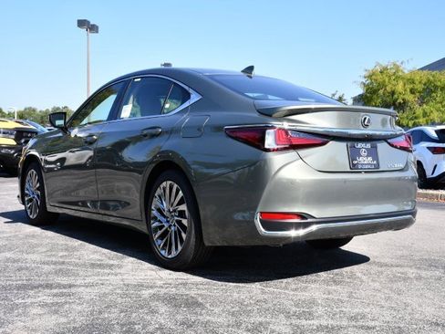 New 2025 Lexus ES 300h w/ Luxury Package image 5