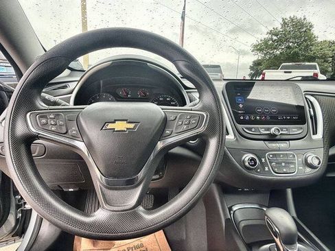 Used 2024 Chevrolet Malibu LT FWD image 11