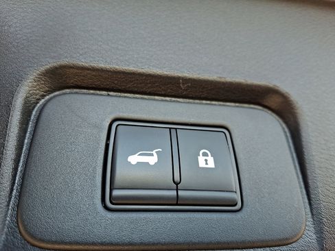 Used 2025 Nissan Rogue SV AWD/4WD image 29