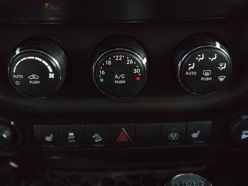 Used 2016 Jeep Wrangler Unlimited Sahara w/ Max Tow Package AWD/4WD image 21