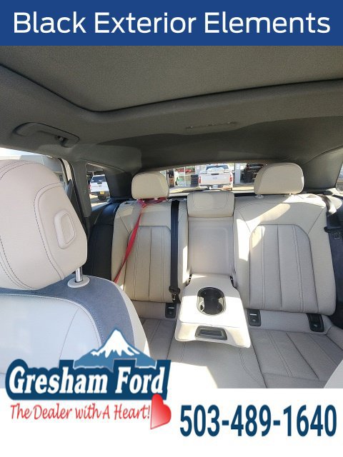Used 2024 Audi Q4 e-tron Premium AWD/4WD image 23