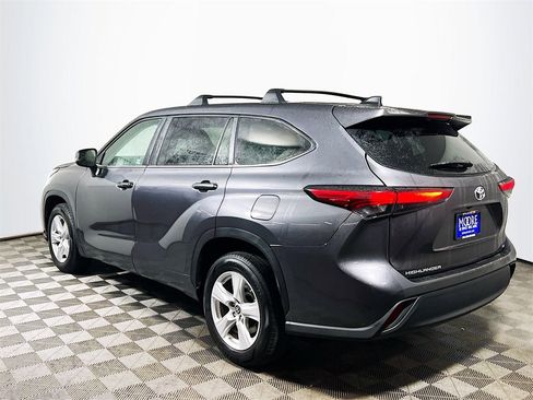 Certified 2023 Toyota Highlander LE image 6