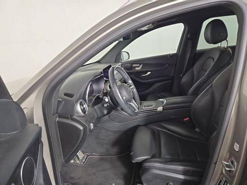 Used 2021 Mercedes-Benz GLC 300 4MATIC image 12