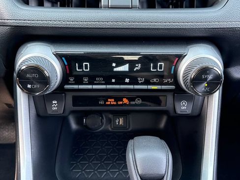 Certified 2025 Toyota RAV4 XLE AWD/4WD image 28