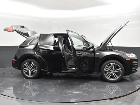 Used 2020 Audi Q5 e Prestige w/ Prestige Package AWD/4WD image 36